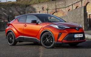 Toyota C-HR Hybrid Orange Edition 2019 года (UK)